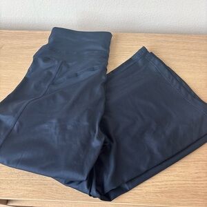 Navy Blue & Cream High-Waisted Leggings (2)
